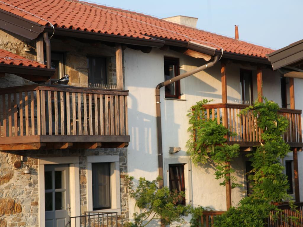 Boutique Hotel Dvor Dobrovo Ngoại thất bức ảnh