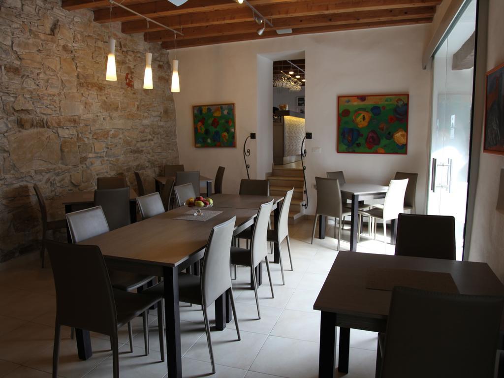 Boutique Hotel Dvor Dobrovo Ngoại thất bức ảnh