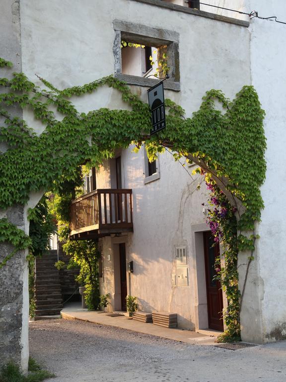 Boutique Hotel Dvor Dobrovo Ngoại thất bức ảnh
