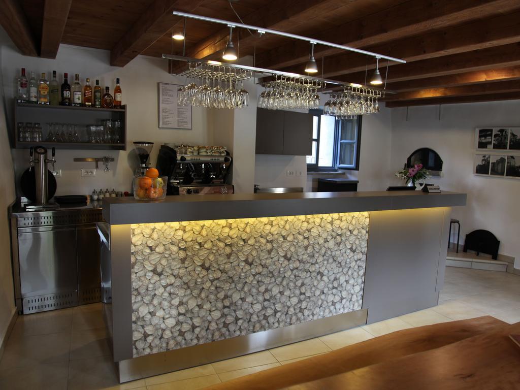 Boutique Hotel Dvor Dobrovo Ngoại thất bức ảnh