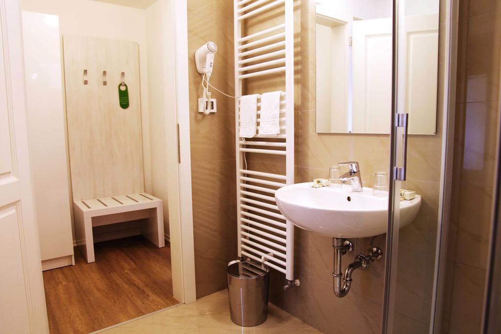 Boutique Hotel Dvor Dobrovo Phòng bức ảnh