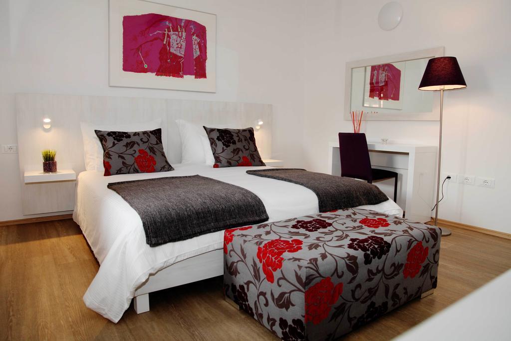 Boutique Hotel Dvor Dobrovo Phòng bức ảnh