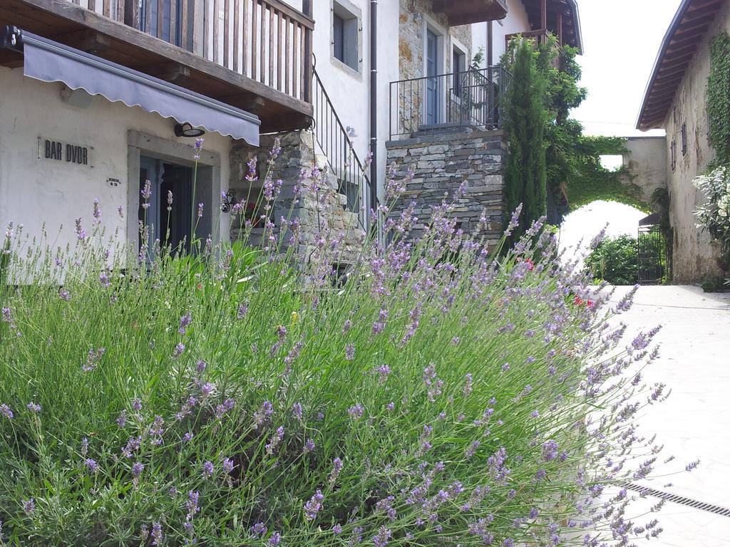 Boutique Hotel Dvor Dobrovo Ngoại thất bức ảnh