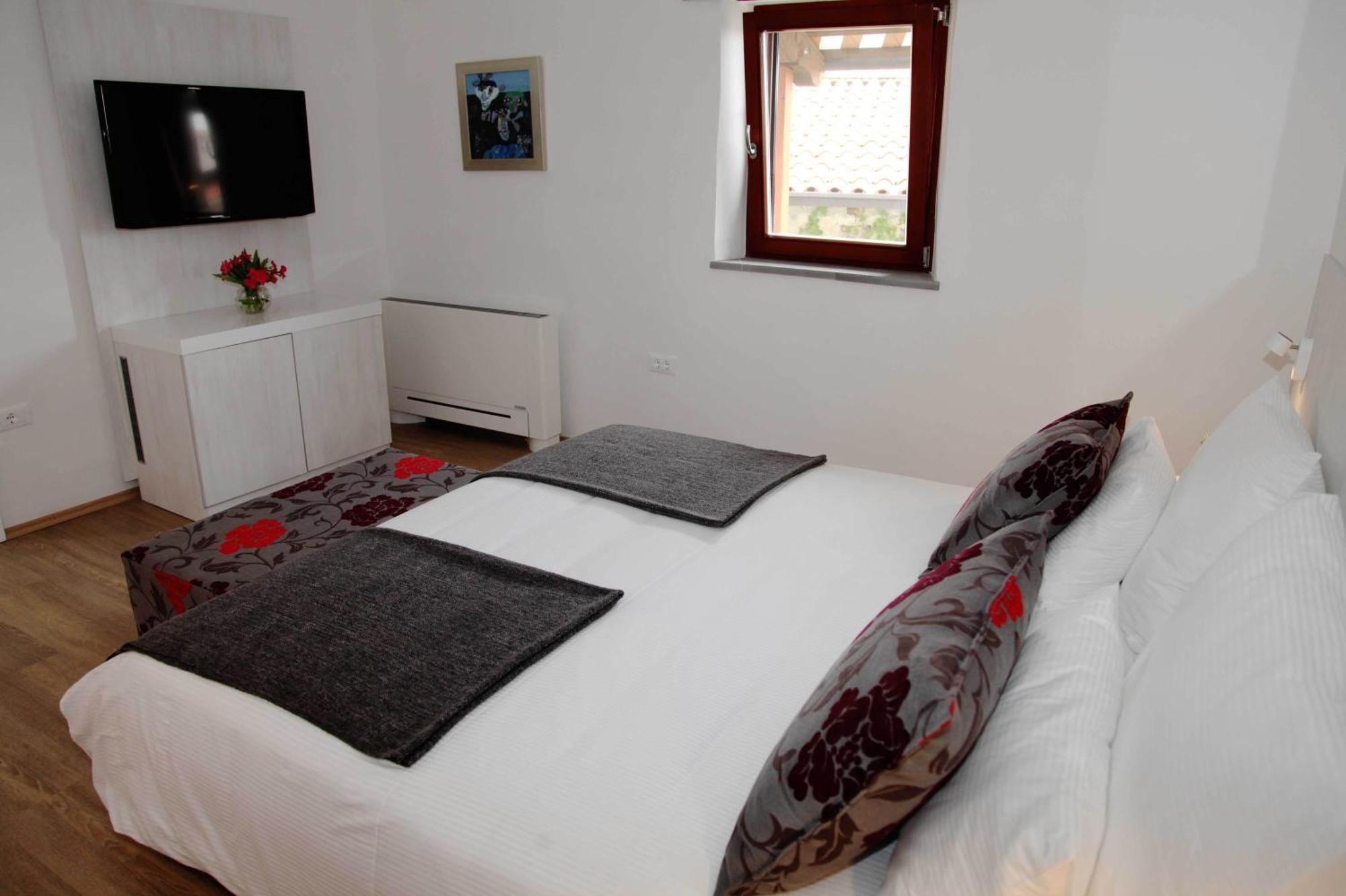 Boutique Hotel Dvor Dobrovo Phòng bức ảnh