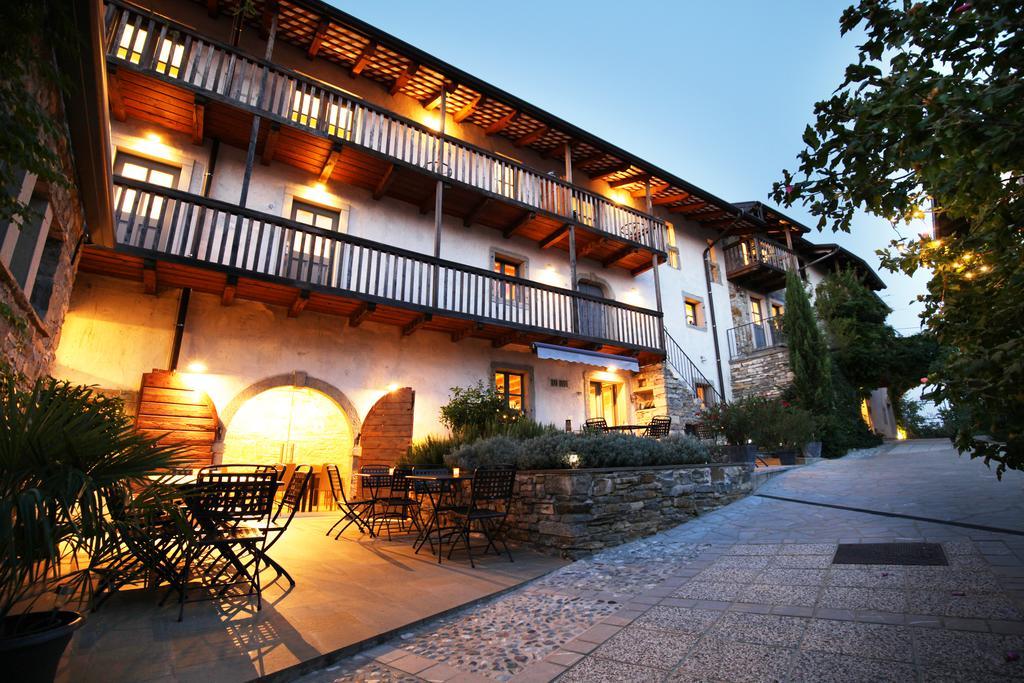 Boutique Hotel Dvor Dobrovo Ngoại thất bức ảnh