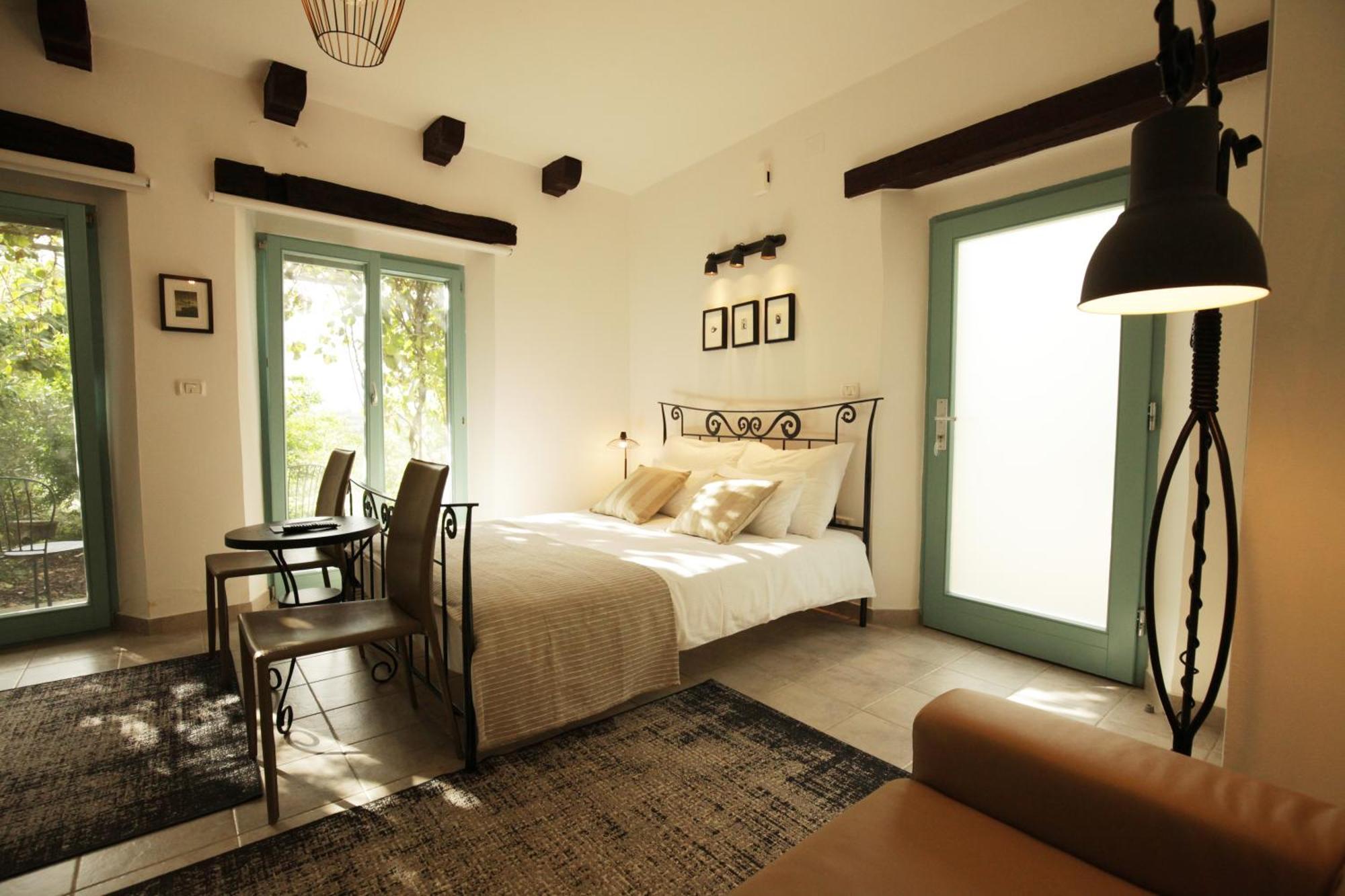 Boutique Hotel Dvor Dobrovo Ngoại thất bức ảnh